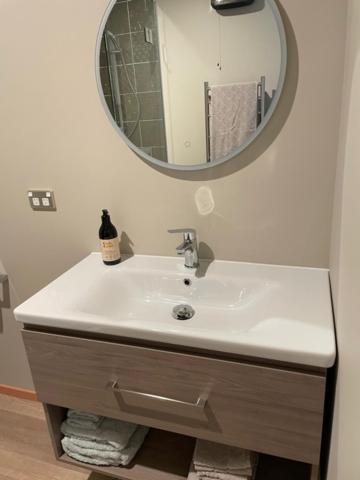 Miners Lane Guest House Клайд Екстериор снимка
